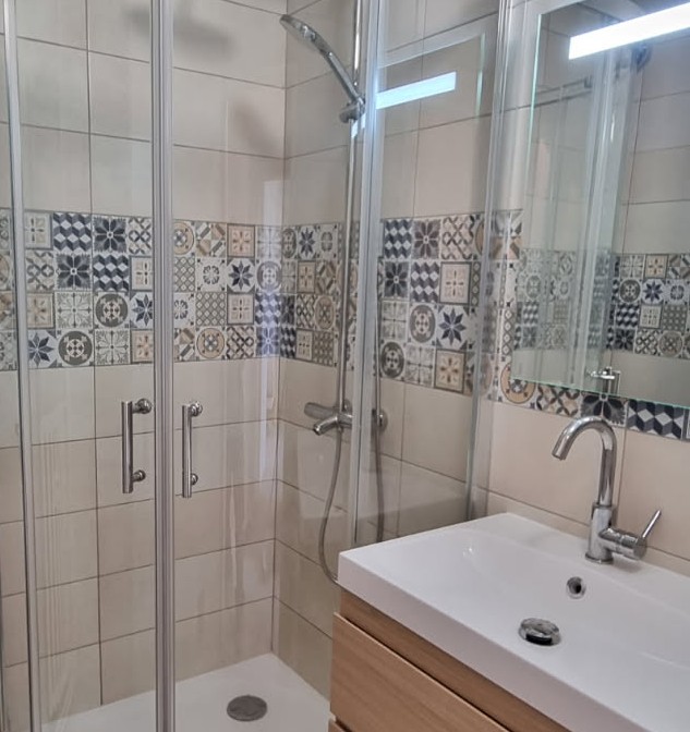 Rénovation d’une salle d’eau optimisée à Saint-Étienne